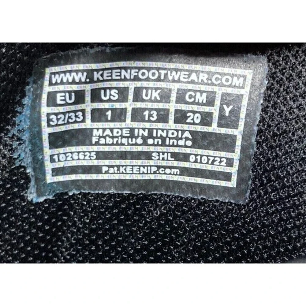 Keen Newport Shoe Youth Size 1 US Black TPS Big Foot Gold